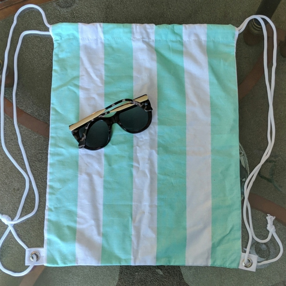 Poolside Gift Bundle - Picture 8 of 8